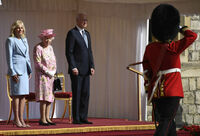 Afirma Biden que reina Isabel II le recuerda a su madre