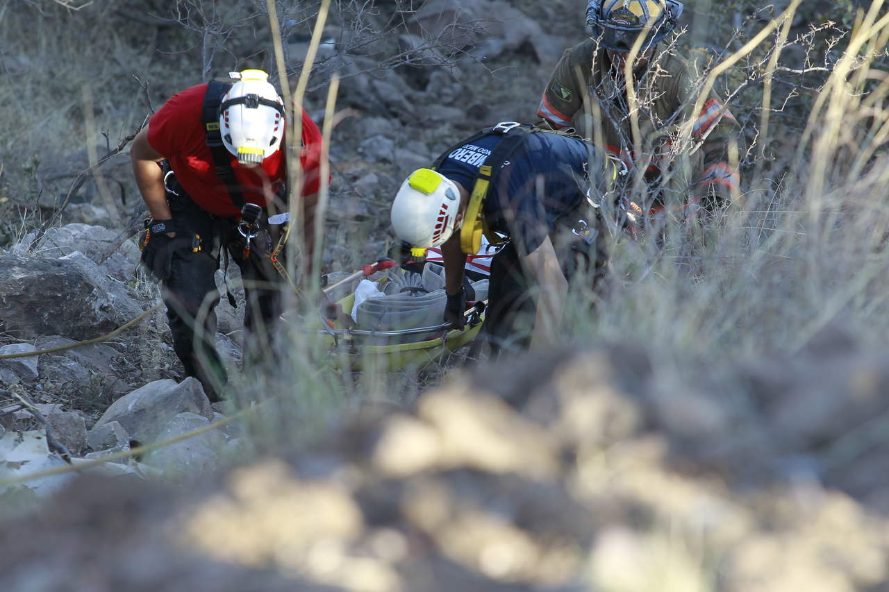 Chofer muere calcinado tras caer a barranco en Durango